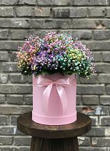 Цветочная композиция из Гипсофила и Розы в шляпной коробке в Лучинское