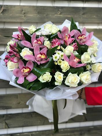 Букет цветов из: Розы и Хризантемы в Лучинское