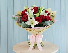 Букет цветов из:  Лилии и Розы #REPLACE_PRED# Лучинское