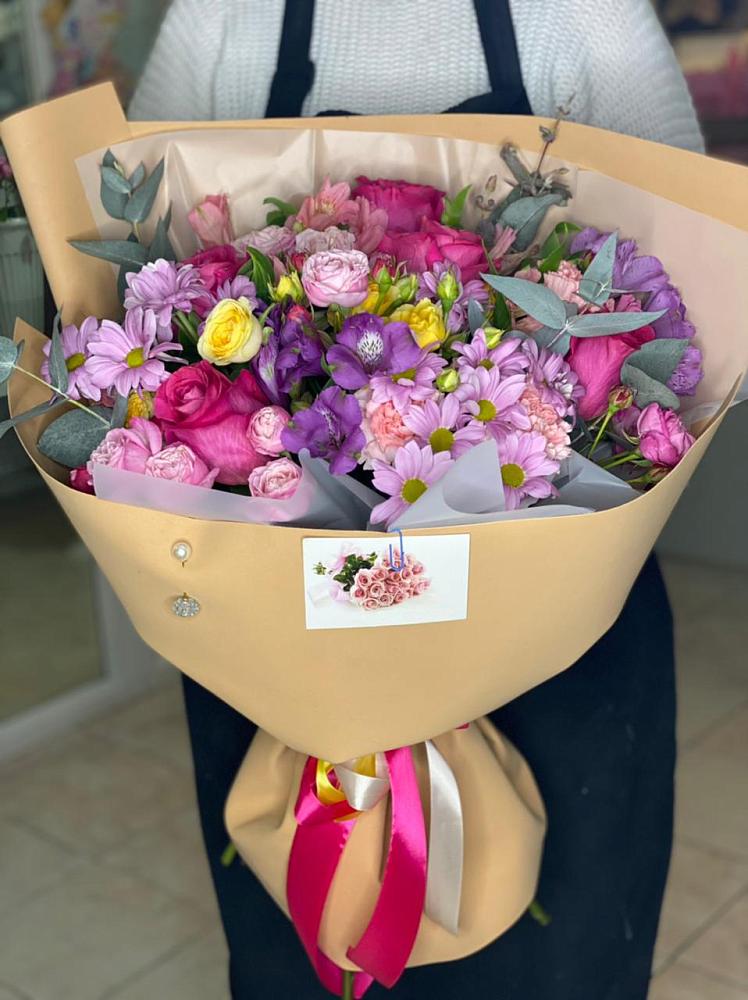 Букет цветов из: Хризантемы, Гвоздики и Альстромерии в Лучинское