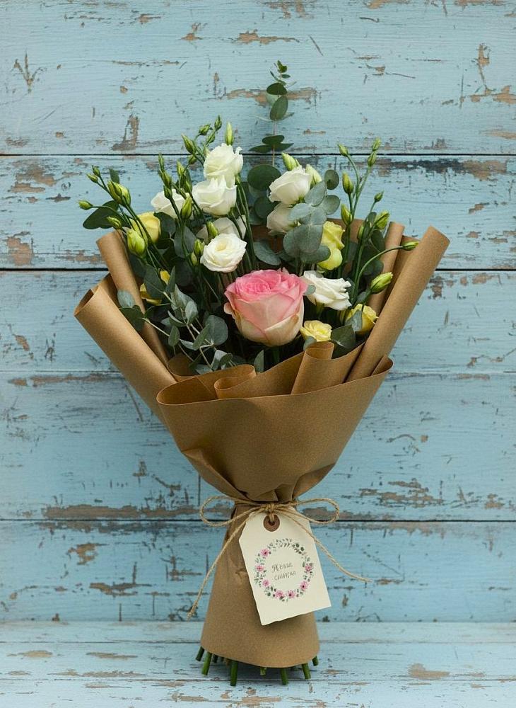 Букет цветов из: Розы и Лизиантусы в Лучинское