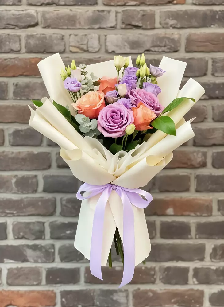 Букет цветов из: Лизиантусы и Розы в Лучинское