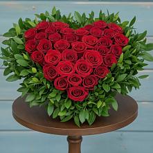 Цветочная композиция из Розы в виде сердца в Лучинское