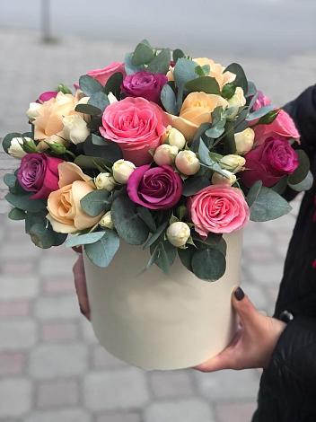 Цветочная композиция из Розы в шляпной коробке в Лучинское