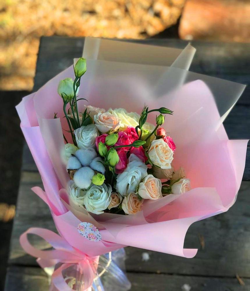 Букет цветов из: Розы и Лизиантусы в Лучинское