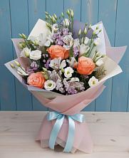 Букет цветов из:  Лизиантусы, Розы, Альстромерии и Гипсофила в Лучинское