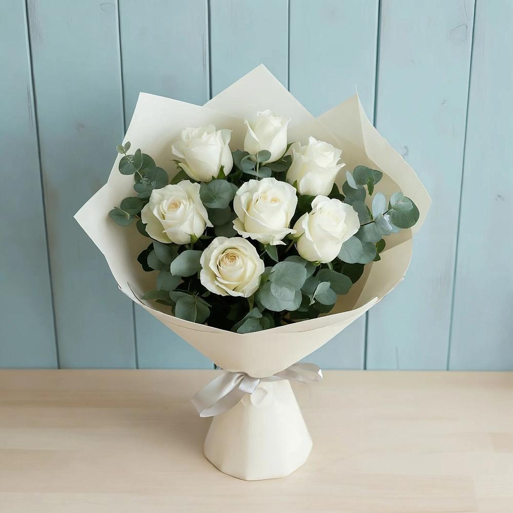 Букет Белые розы в Эвкалипте в Лучинское