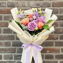 Букет цветов из:  Лизиантусы и Розы в Лучинское