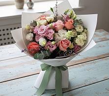 Букет цветов из:  Розы, Лизиантусы и Гвоздики в Лучинское