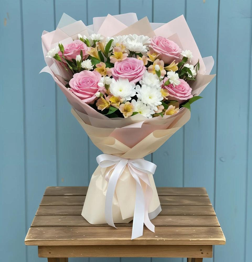 Букет цветов из: Гвоздики, Орхидеи и Розы в Лучинское