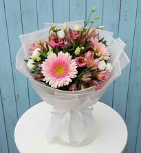 Букет цветов из:  Герберы, Альстромерии и Лизиантусы #REPLACE_PRED# Лучинское