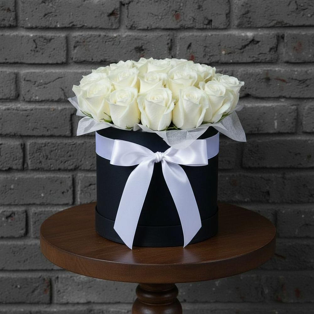 Цветочная композиция из Розы в шляпной коробке в Лучинское