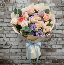 Букет цветов из:  Розы, Лизиантусы и Гвоздики #REPLACE_PRED# Лучинское