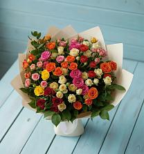 Букет Микс из разноцветных кустовых роз в Лучинское